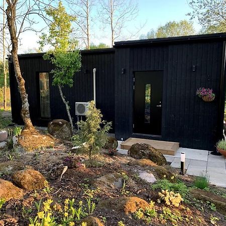 Small Cozy 3-Room House With Terrace & Large Garden Ilmandu Exterior photo
