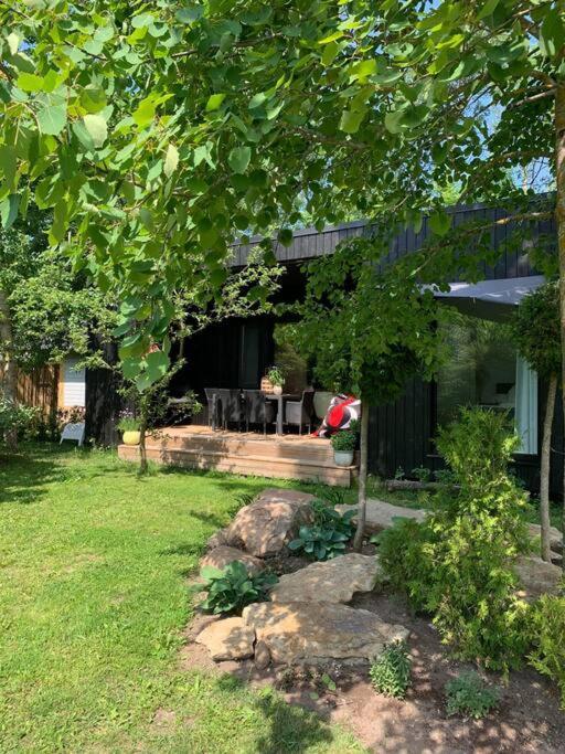 Small Cozy 3-Room House With Terrace & Large Garden Ilmandu Exterior photo