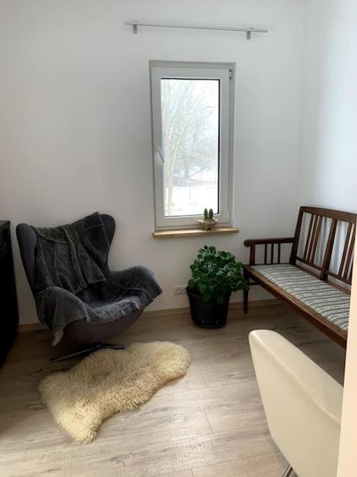Small Cozy 3-Room House With Terrace & Large Garden Ilmandu Exterior photo